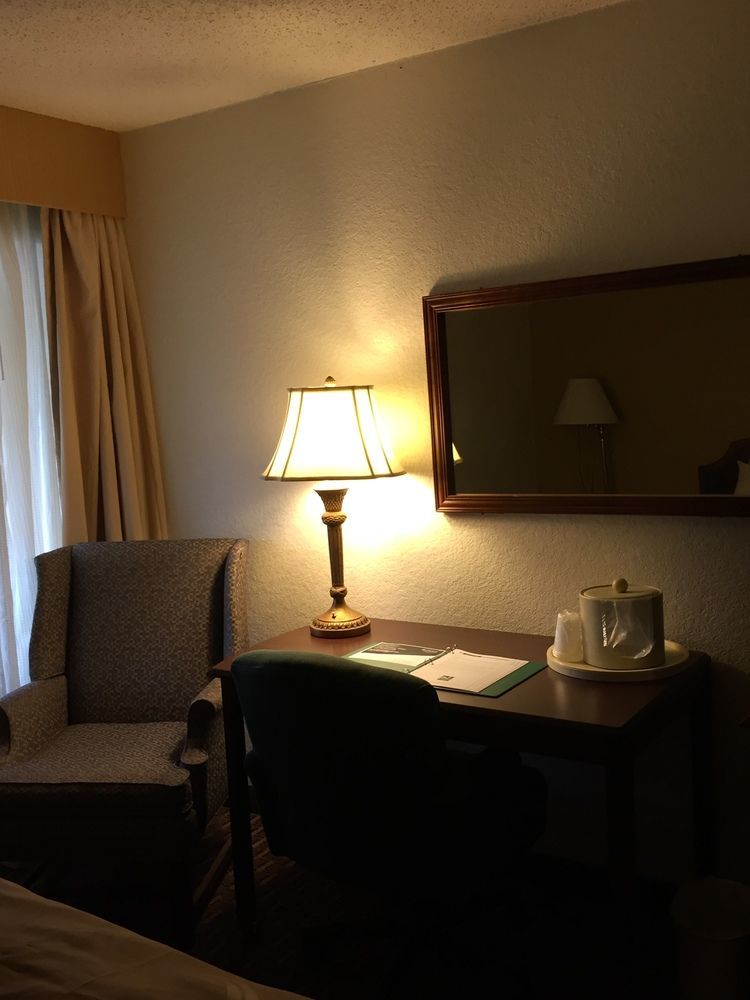 Quality Inn Milwaukee- Brookfield Exteriör bild